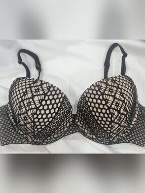 Victoria's Secret Very Sexy Lightly Lined Plunge Bra, Size 36C
